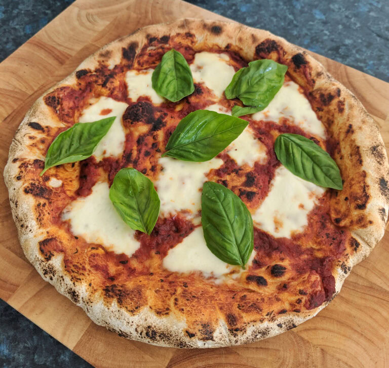 cast iron margherita pizza